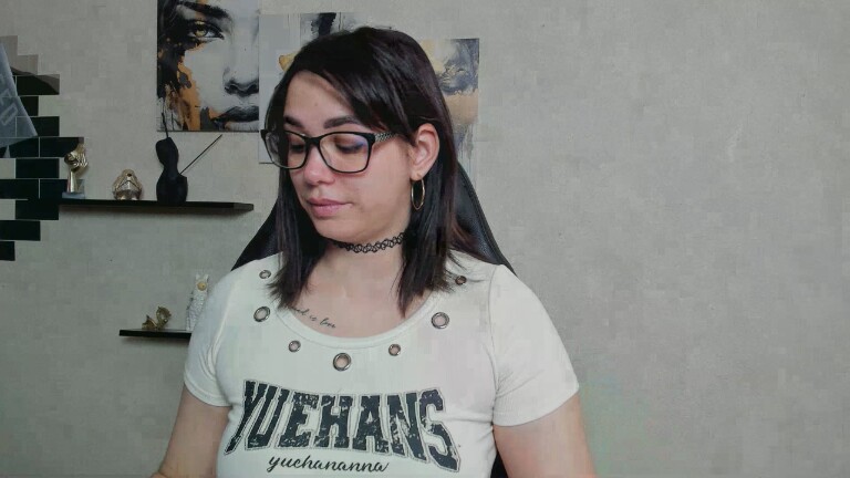 GlamNova's Streamate show and profile