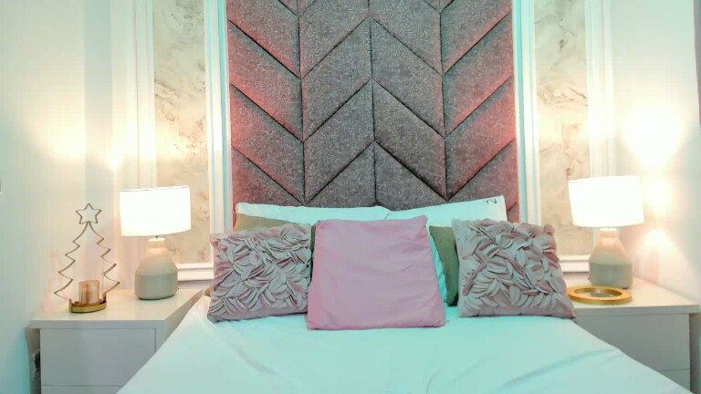 ScarletShinee's Streamate show and profile