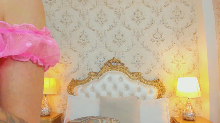 ZuzanHoll's Streamate show and profile