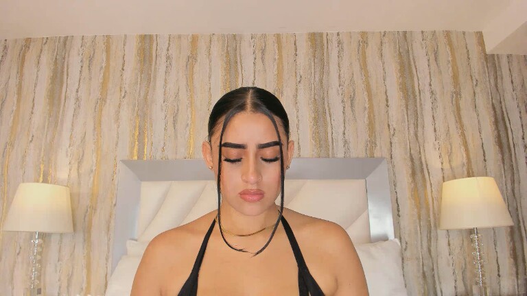 Sara_Hanniston's Streamate show and profile