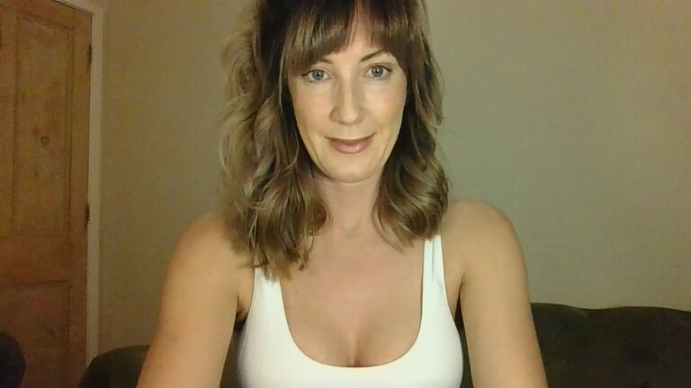 JoanieOakley21's Streamate show and profile