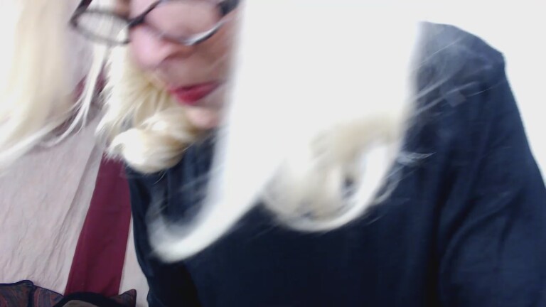 MidwestMILF's Streamate show and profile