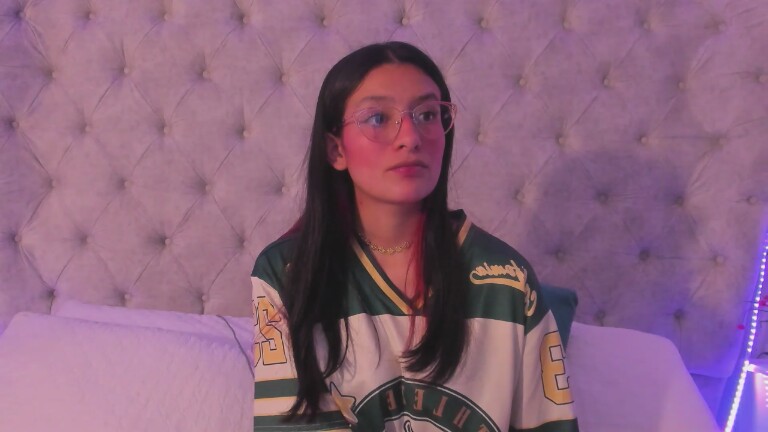 dafne_bss's Streamate show and profile