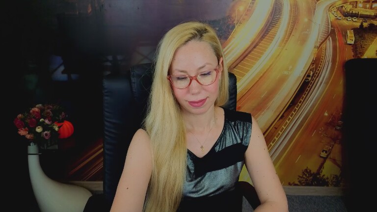 SofiaChastain's Streamate show and profile