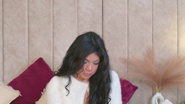 AnnyDalessio's Streamate show and profile