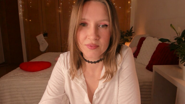 EmilyJune's Streamate show and profile