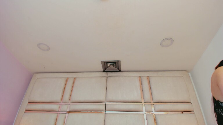 IsabellSanz's Streamate show and profile