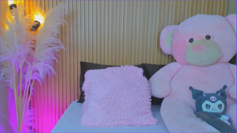 HemmaThompsonn's Streamate show and profile