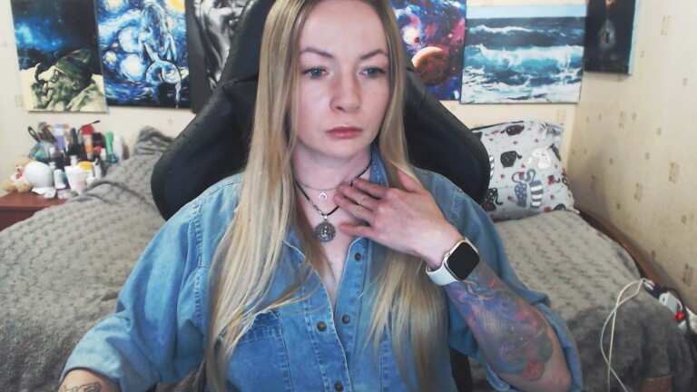 BringingLuck's Streamate show and profile