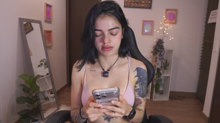 AlissonnovaXX's Streamate show and profile
