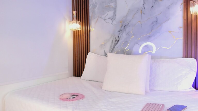 Maaiia's Streamate show and profile