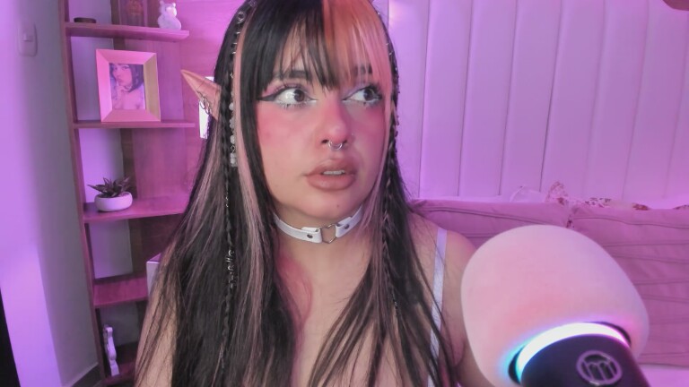 MaddieWaves's Streamate show and profile