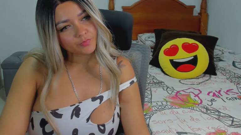 Yara_Zaynab's Streamate show and profile