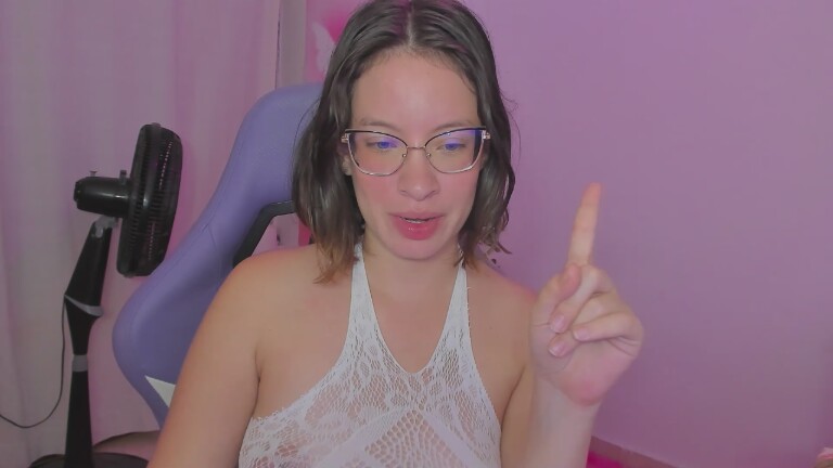 MadeleineMuller's Streamate show and profile