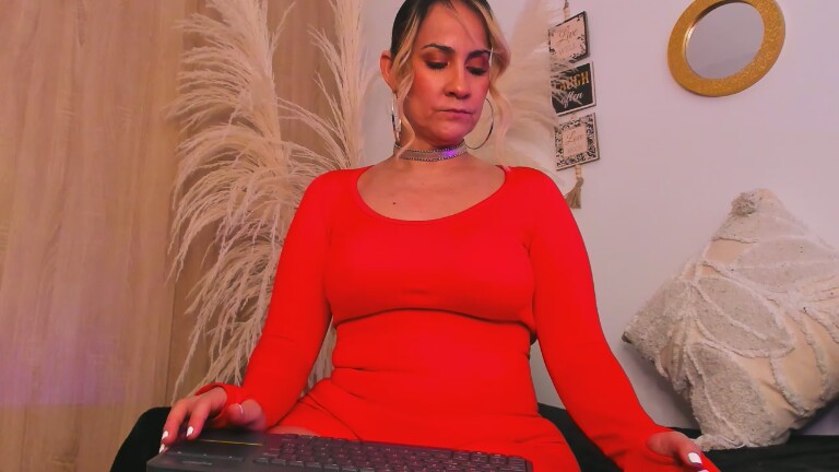 SaraDiesss's Streamate show and profile