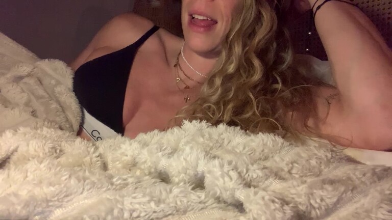 MuscleMolly's Streamate show and profile