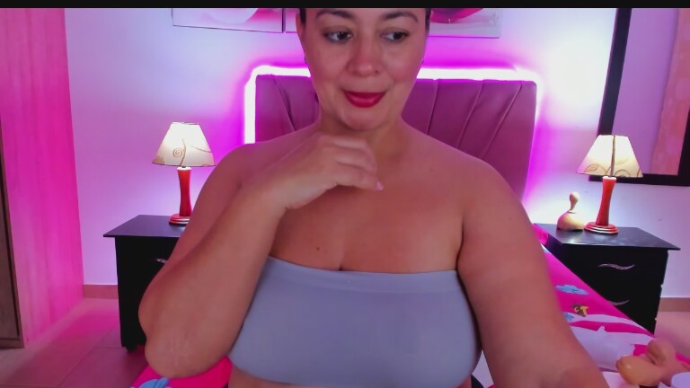 Busty_Isabell's Streamate show and profile