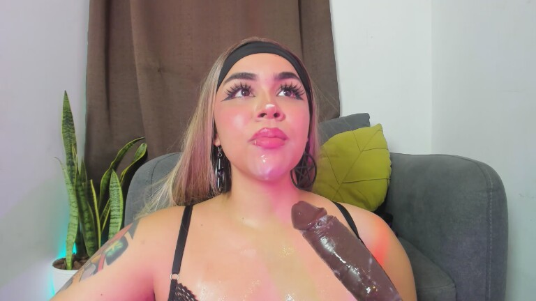 Nyagasai's Streamate show and profile