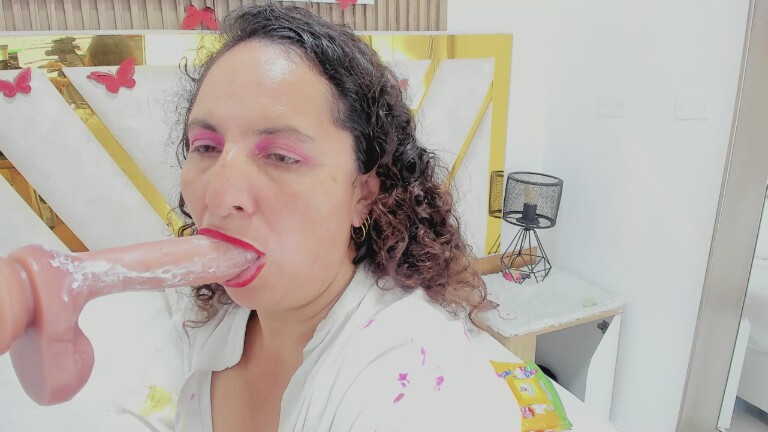 Luna_Mature's Streamate show and profile