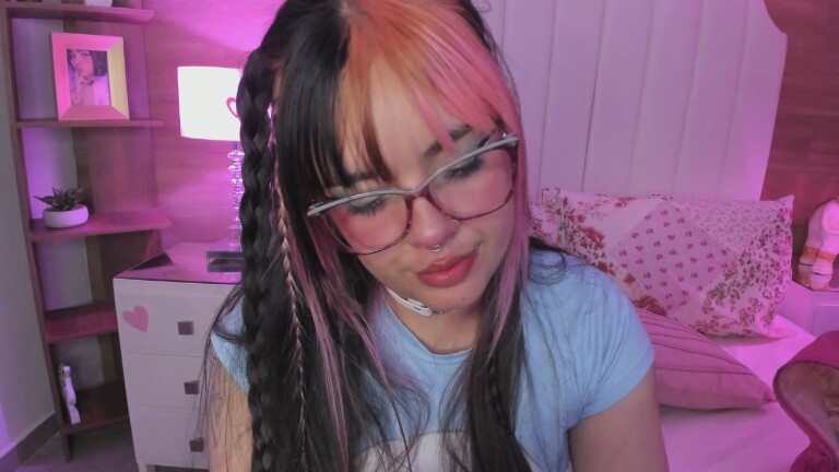 MaddieWaves's Streamate show and profile