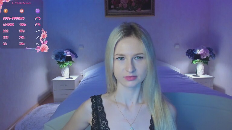 Julie_Blaze's Streamate show and profile