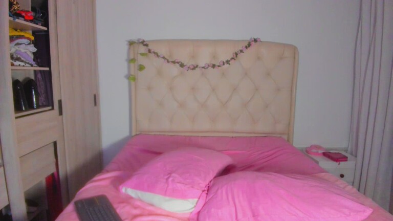 AliceKizar's Streamate show and profile