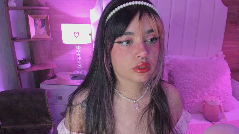 MaddieWaves's Streamate show and profile