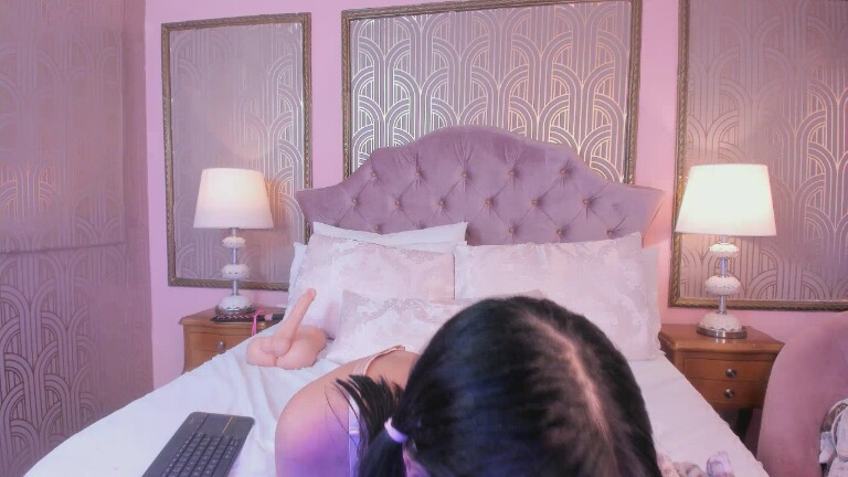 EmilyBlack69's Streamate show and profile