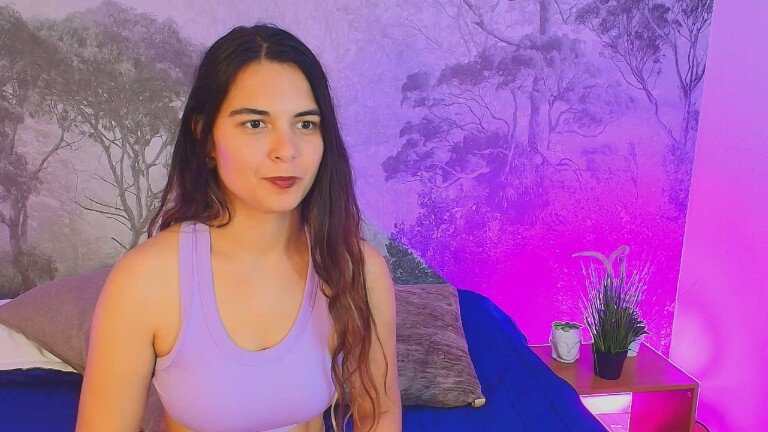 CharlotteReynold's Streamate show and profile