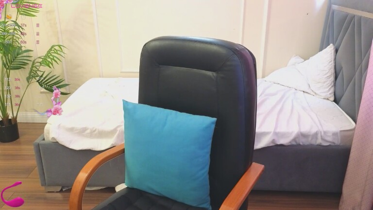 KuroRen's Streamate show and profile