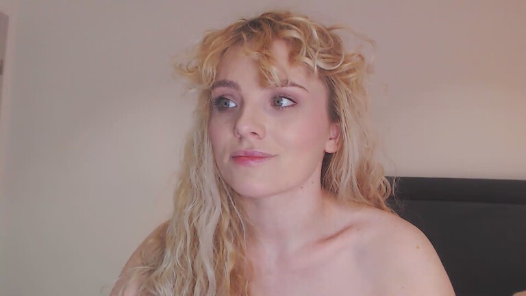 EVYE's Streamate show and profile