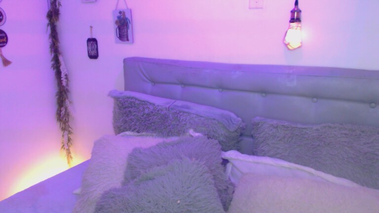 Khloe_Bekett's Streamate show and profile