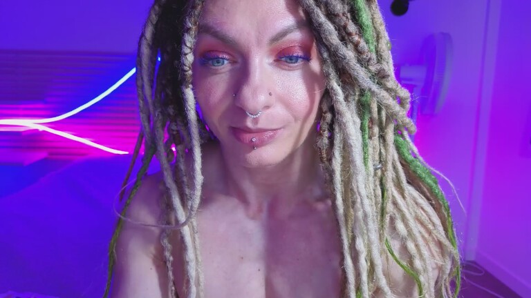 EshleyAlwaysFit's Streamate show and profile