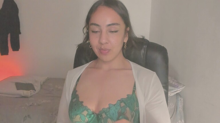 LeBelleDani's Streamate show and profile