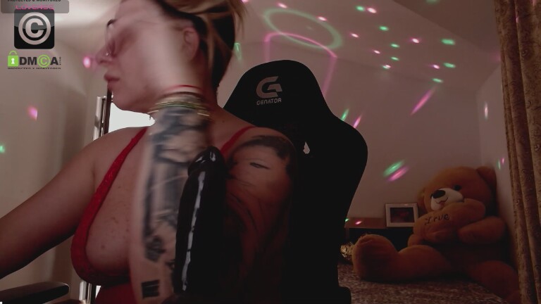 SonyaDevon's Streamate show and profile