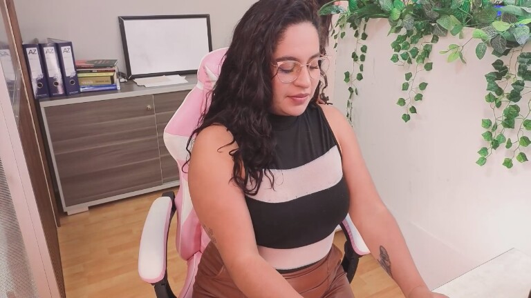 SharaThomas's Streamate show and profile