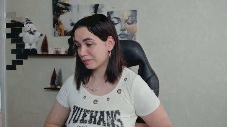 GlamNova's Streamate show and profile