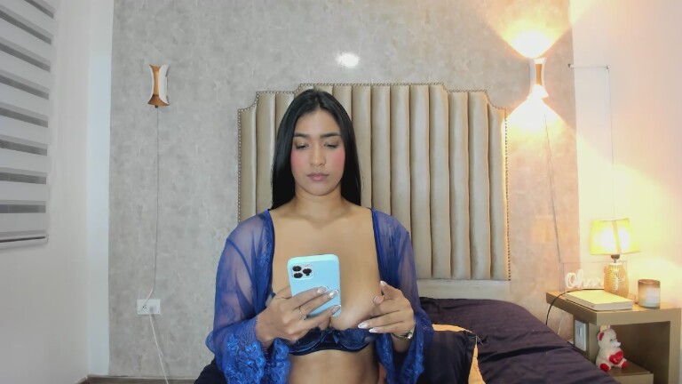 NaishaRoussel's Streamate show and profile