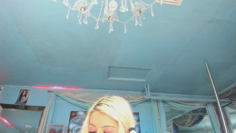 ADRIANNA777's Streamate show and profile