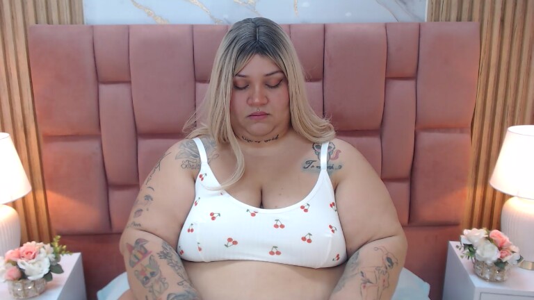 Evaverse's Streamate show and profile