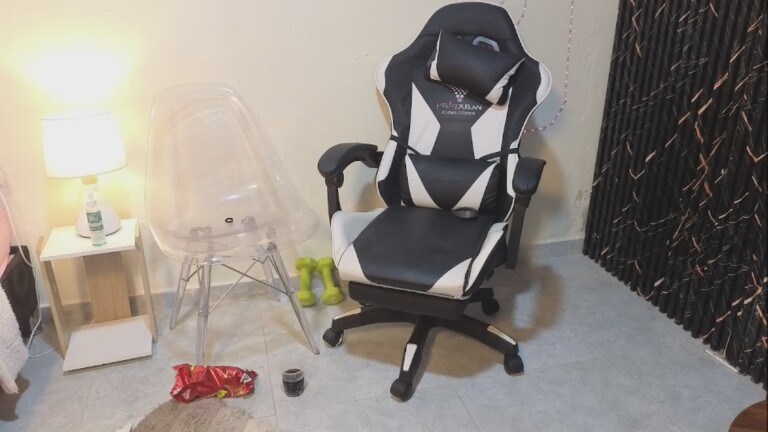 KattMyers's Streamate show and profile