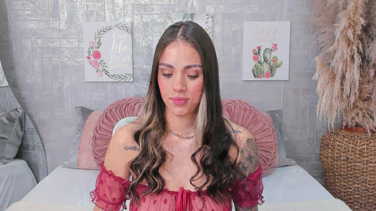 SaraBacker's Streamate show and profile