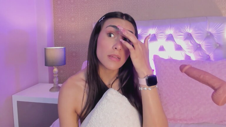 KatieeGomez's Streamate show and profile