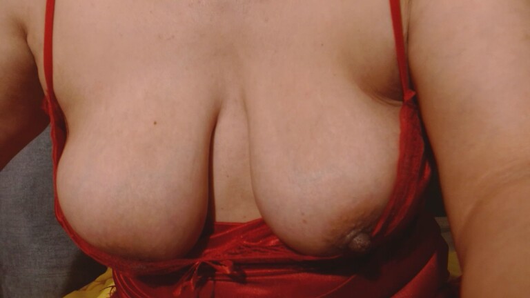 LatinaHot4U's Streamate show and profile