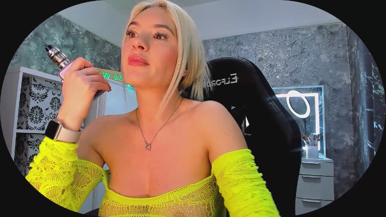 BE_WOW's Streamate show and profile