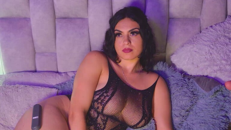 MaiaCooper's Streamate show and profile