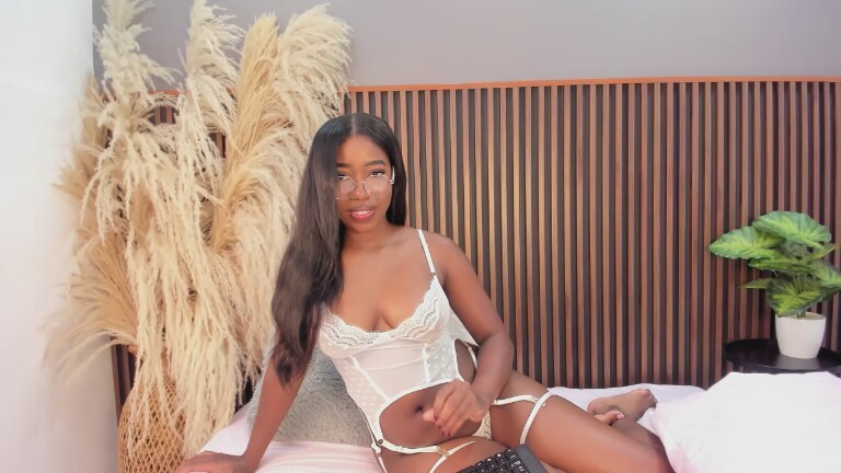 SeleneLune's Streamate show and profile