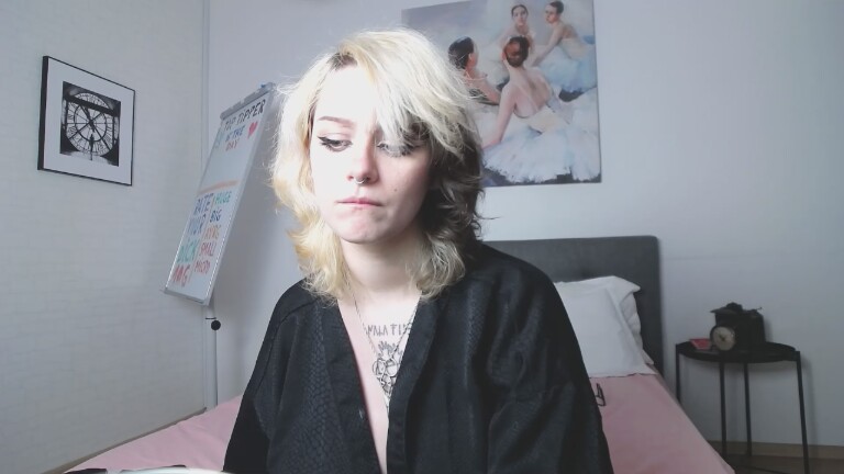 HALSEYx's Streamate show and profile