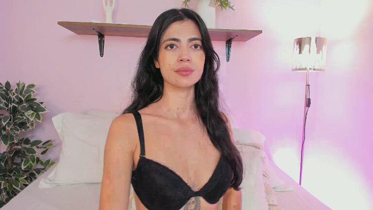 SaraFernandez's Streamate show and profile