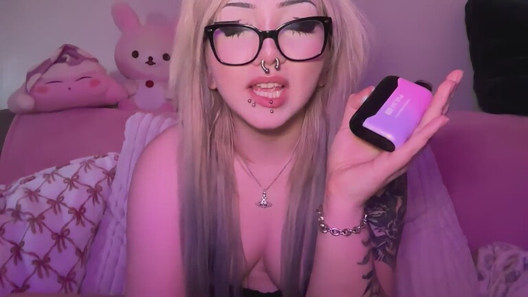 nymphokitty's Streamate show and profile